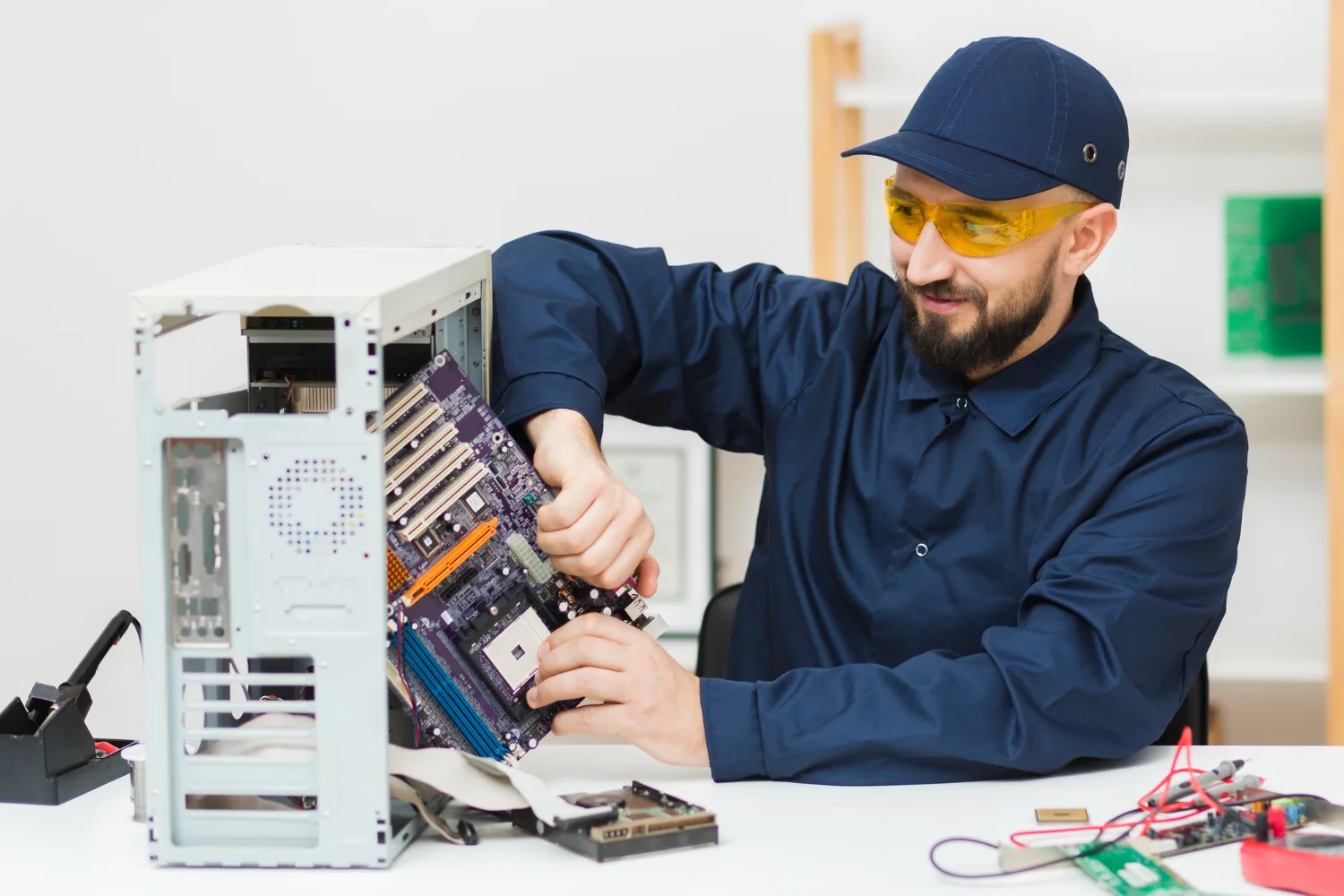 九游深耕社区互动，与好友共享游戏乐趣领域，用心服务每一位用户。 - 九游